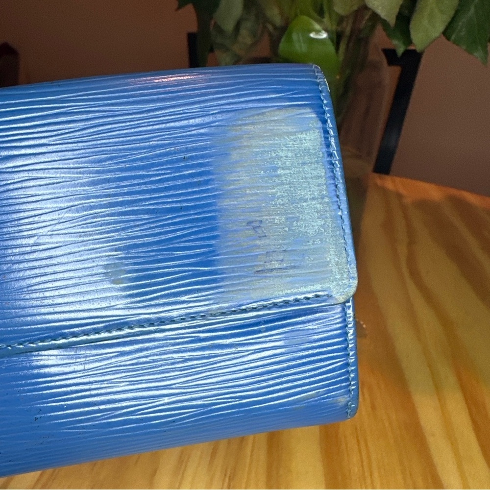 AUTHENTIC Louis Vuitton LV Elise Epi Trifold Blue Leather Compact Wallet - Picture 2 of 7